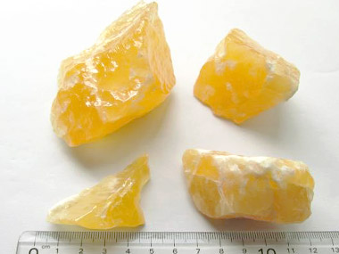 オレンジカルサイト（酸洗浄）